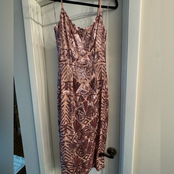 Dress the Population Women's Alexa Demi Neckline Sleeveless Midi Sheath Dress - Picture 4 of 4